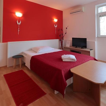 Apartments Lola Novaglia Esterno foto