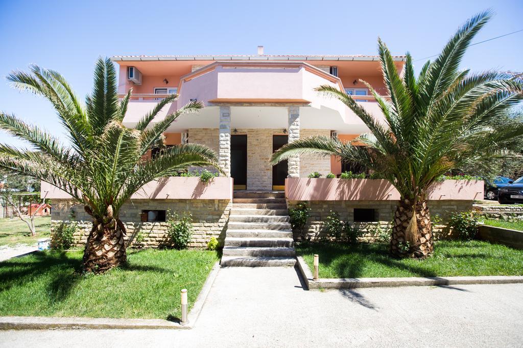 Apartments Lola Novaglia Esterno foto