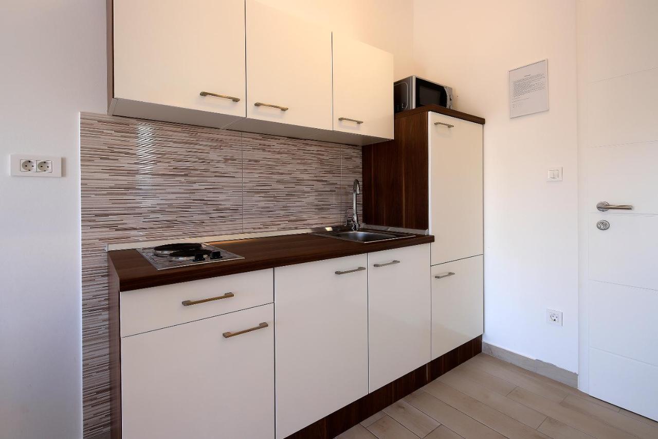 Apartments Lola Novaglia Esterno foto