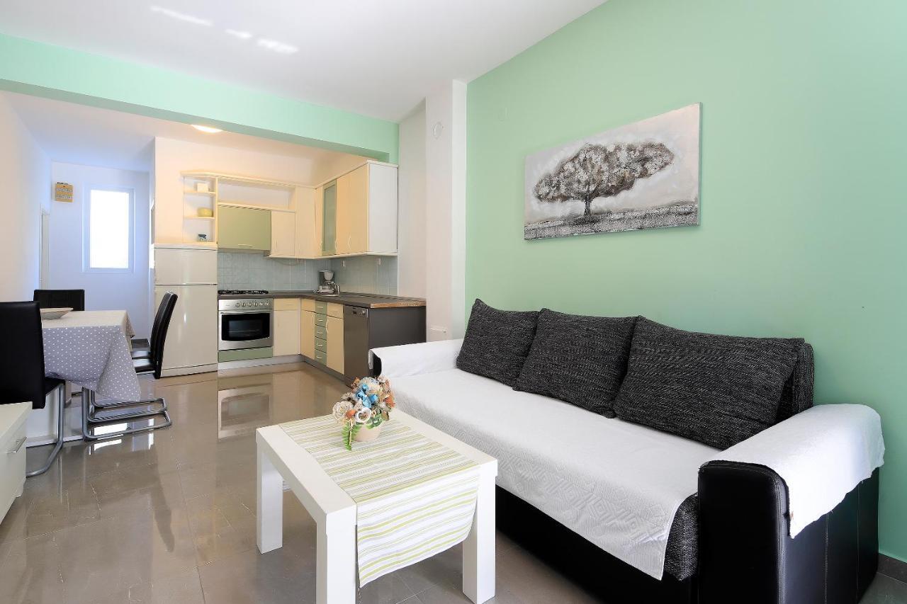 Apartments Lola Novaglia Esterno foto