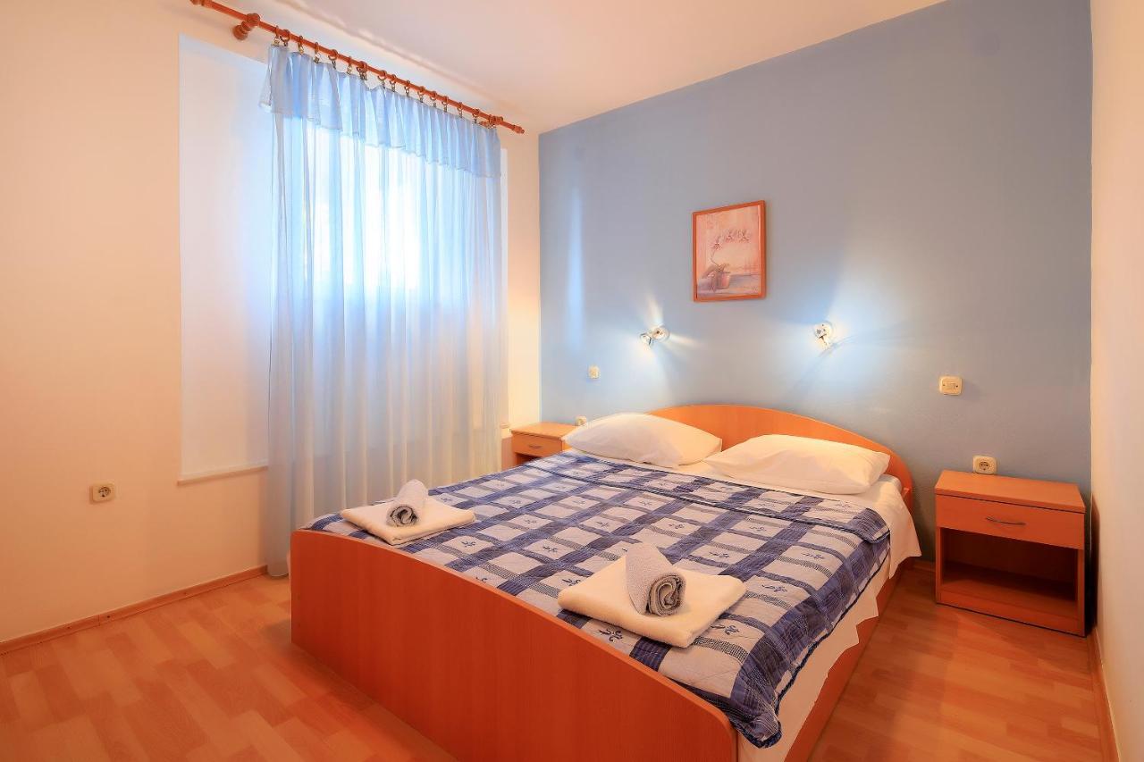 Apartments Lola Novaglia Esterno foto