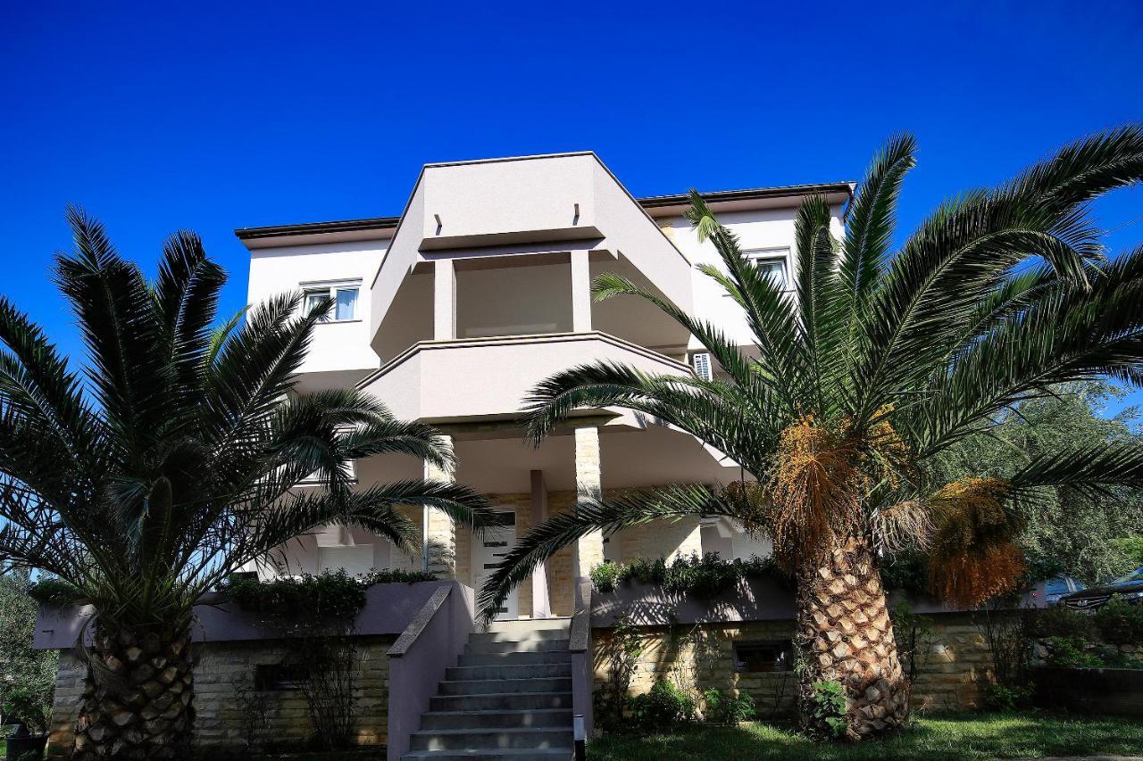 Apartments Lola Novaglia Esterno foto